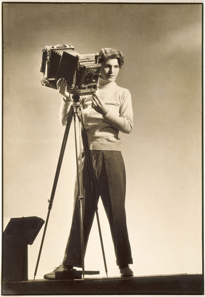Margaret Bourke-White (1904-1971), Self-portrait with camera,© Digital Image Museum Associates