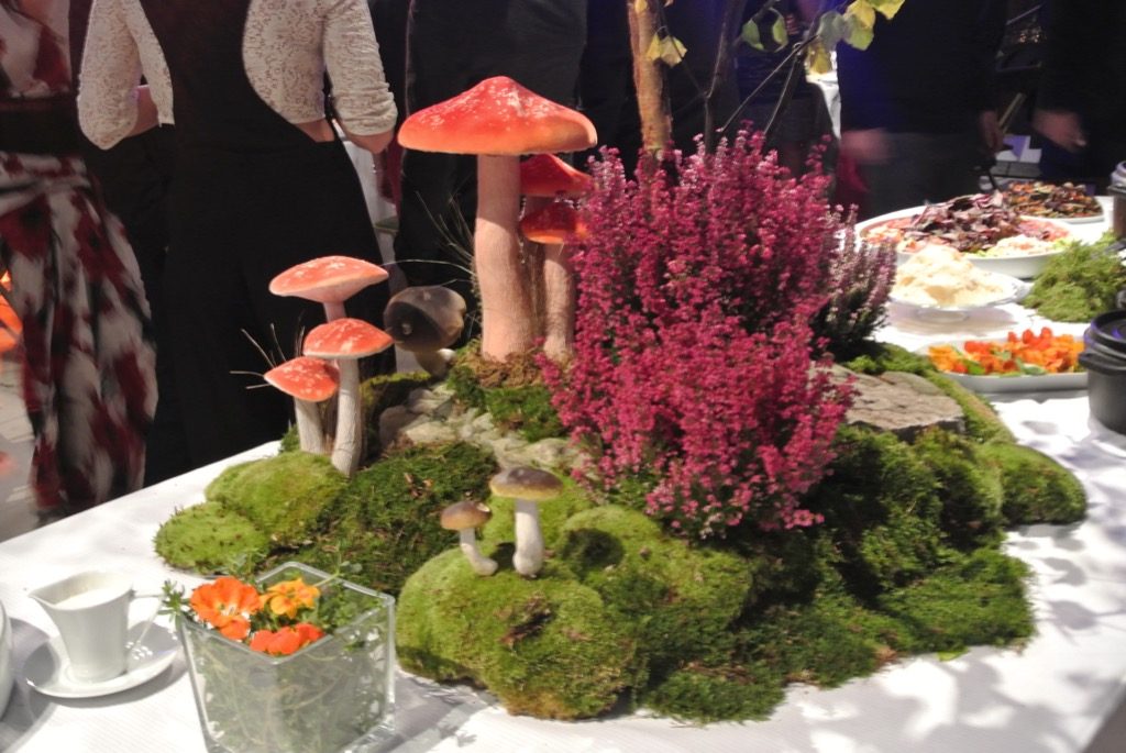 Table centers were designed by Marianne Robic