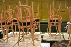 bistrot chairs and marble tables