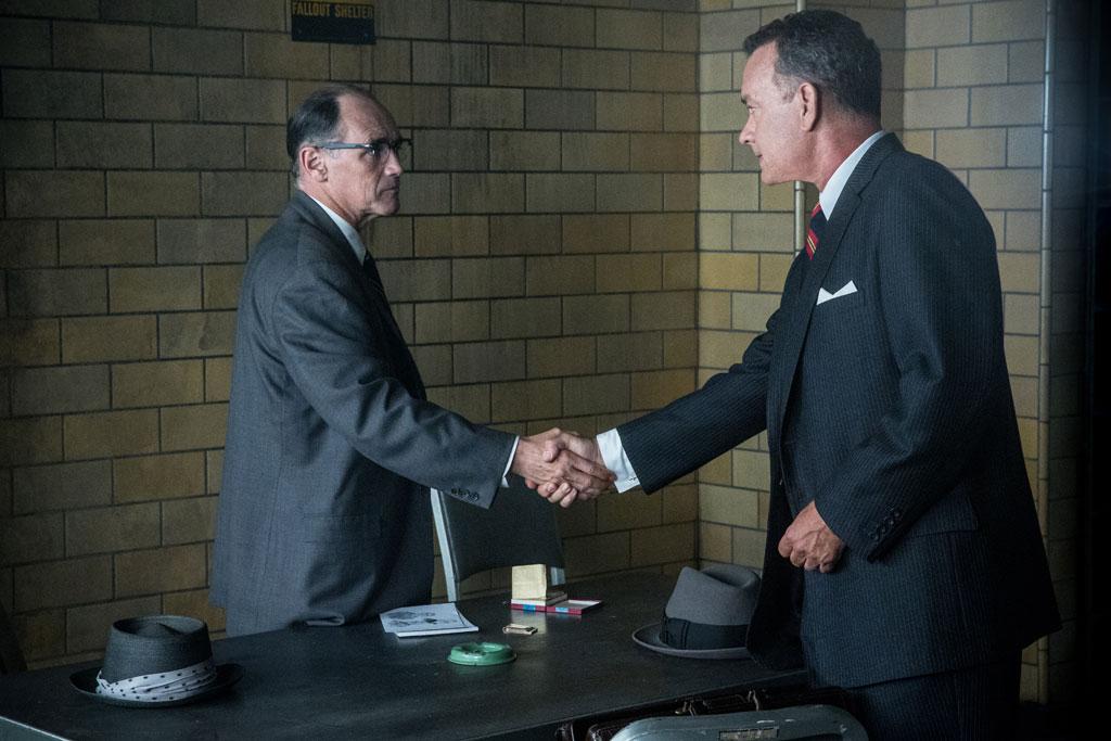 Defense lawyer James Donovan (Tom Hanks) meets his new client, Soviet spy Rudolf Abel played by Mark Ryance. 