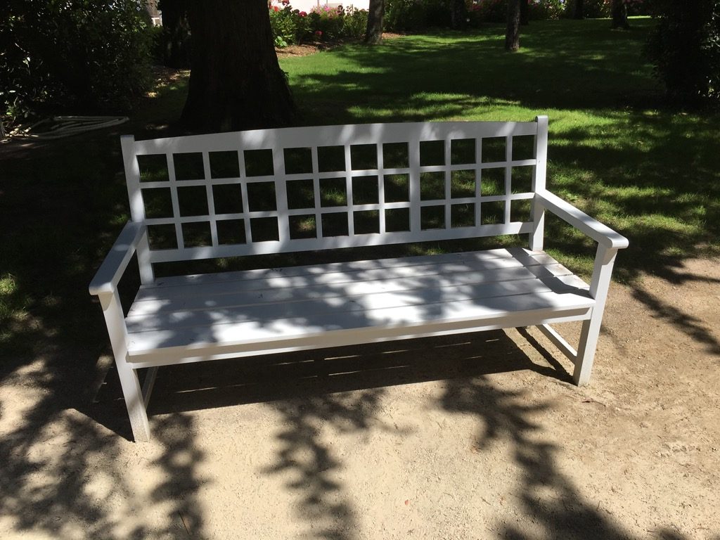 The bench designed by Dior at 15
