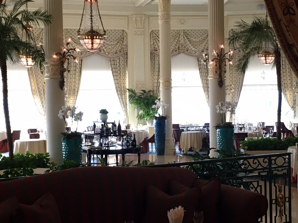 A nice drink at Hotel du Palais inBiarritz, conclude the visit in luxury and beauty