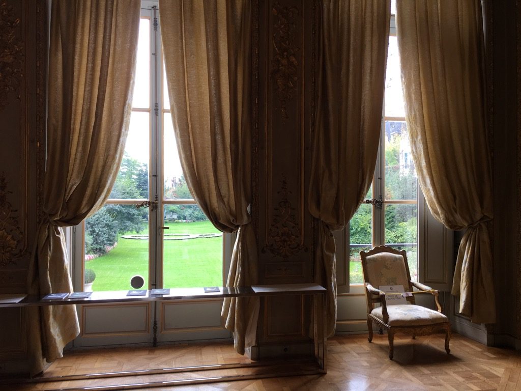 Through the windows, appears Michelangelo Pistoletto, il Terzo Paradiso, 2013